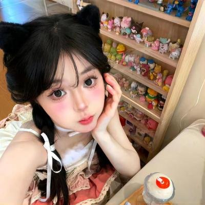 9顶假发的女孩